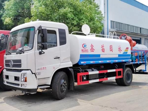 東風天錦12方抑塵車圓形罐體匹配30米霧炮機