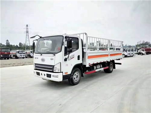 解放5米2氣瓶運(yùn)輸車專業(yè)運(yùn)輸液化氣瓶，氧氣瓶，乙炔氣瓶，氫氣瓶等壓縮氣體鋼瓶