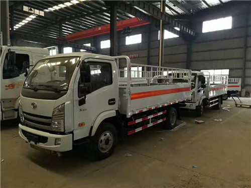 4臺上駿X100氣瓶運輸車馬上發車