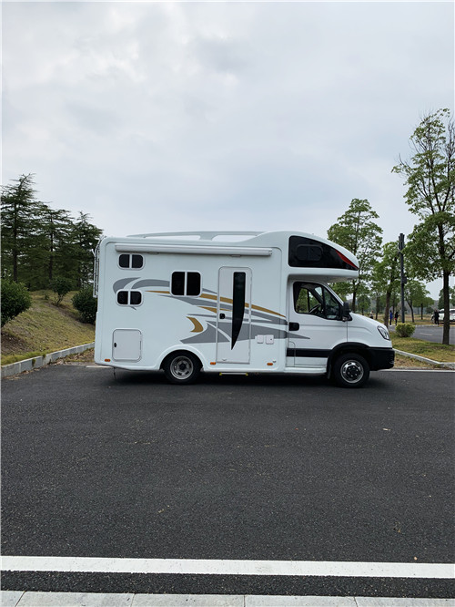 依維柯歐勝C型房車圖片參數介紹