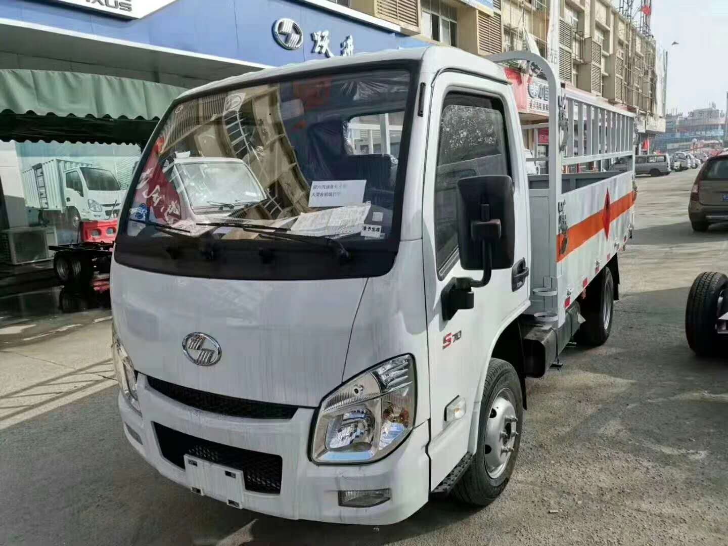 特大好消息 上汽躍進(jìn)國六氣瓶運(yùn)輸車北京環(huán)保已下發(fā)，可在北京上牌，暢行無阻！