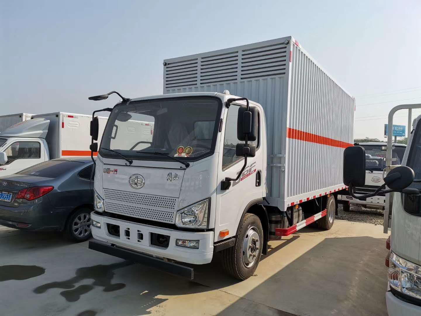 國五解放J6F易燃氣體廂式運輸車詳細參數介紹