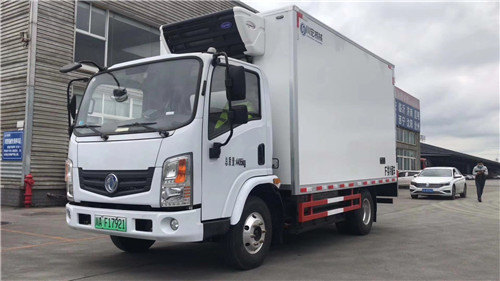 綠牌東風插電式混合動力冷藏車圖片參數(shù)介紹，免交購置稅，市內不限行