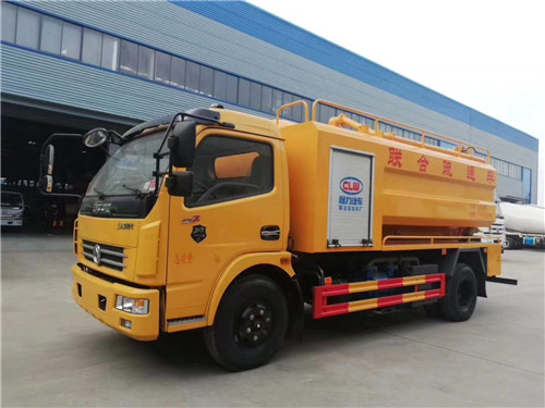 東風多利卡D7清洗吸污車現車壹臺，污水罐7方，清水罐2.7方