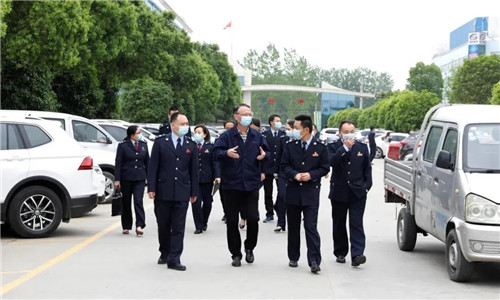 頭條：隨州市稅務局第一稽查局干部職工與程力汽車汽車集團共同舉辦“減稅費優服務，助復產促發展 ”黨建下基層活動