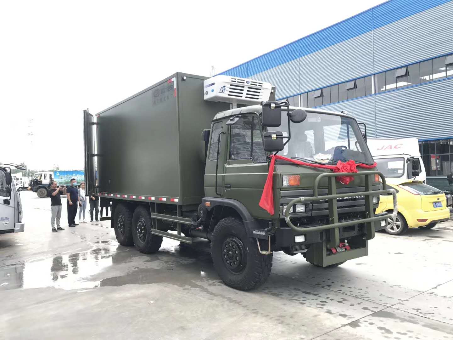 東風EQ2102G軍用6X6全驅冷藏肉鉤車推薦