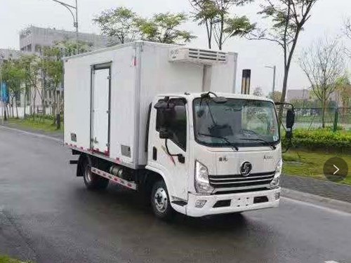 陜汽德龍國六4.2米冷藏車上市\濰柴130馬力配置高端！