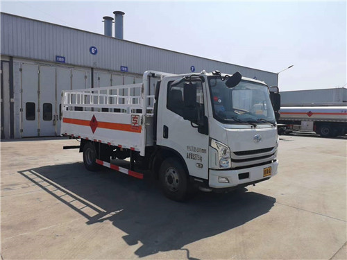 國(guó)六躍進(jìn)C500大寬體黃牌氣瓶運(yùn)輸車(chē)推薦