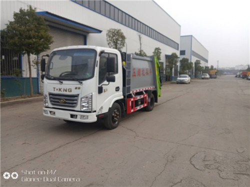 國(guó)六吉利唐駿4方藍(lán)牌壓縮垃圾車(chē)