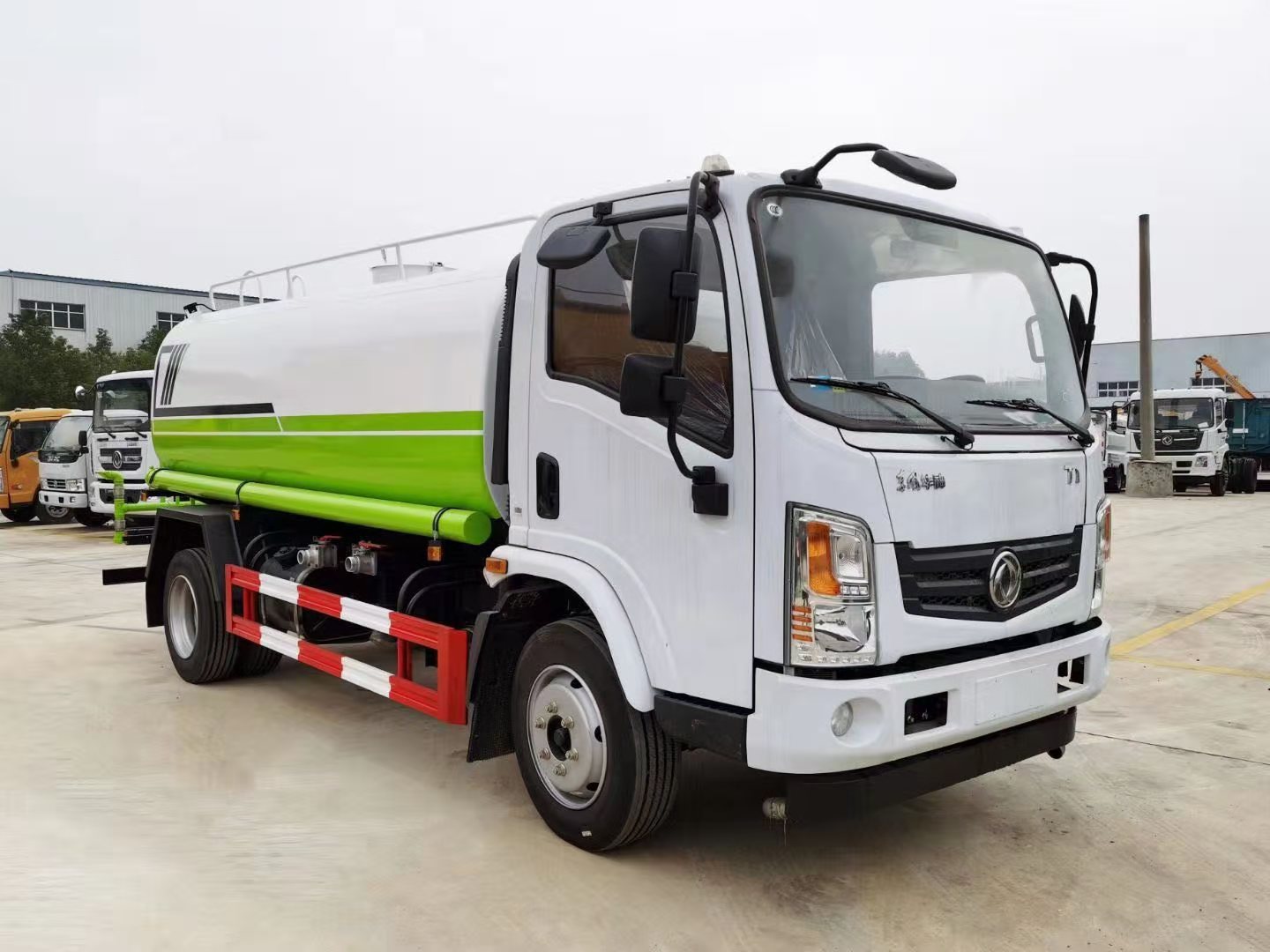 東風T1防疫消毒車罐體有效容積9立方現車特價，同級別車型全球最低