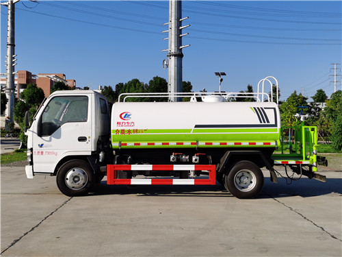 國六五十鈴4.2方綠化噴灑車圖片參數介紹