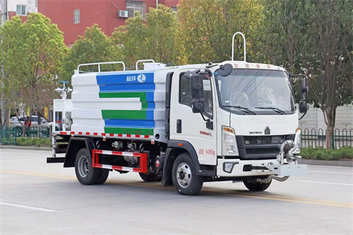 藍(lán)牌—重汽豪沃輕卡【國六抑塵車】公告?容積最大7立方，全國包上牌
