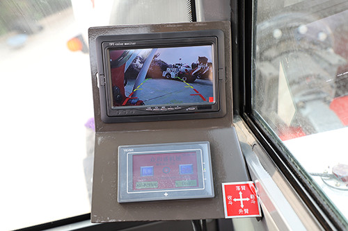 2.0方自上料攪拌車細節