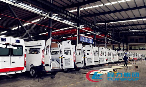 程力公司在國內,出色地完成了國務院應對新型冠裝病毒肺炎疫情聯防聯控機制醫療物資保障組和隨州市市委市政府下達的抗疫物資保障任務后,積極組織力量參與國際社會全球防疫重任洪流之中,全力以赴配合國家戰略共建人類命運共同體的宏偉事業,在8天時間內趕制45輛消毒殺菌噴霧防疫車,馳援中東阿聯酋,對接南亞馬來西亞的防疫戰車也在緊鑼密鼓的籌劃中;程力智慧、程力速度、程力品牌,再次彰顯了中國制造的硬核實力。 中國的程力、世界的程力,東方魅力驚艷全球。 程力公司在國內,出色地完成了國務院應對新型冠裝病毒肺炎疫情聯防聯控機制醫療物資保障組和隨州市市委市政府下達的抗疫物資保障任務后,積極組織力量參與國際社會全球防疫重任洪流之中,全力以赴配合國家戰略共建人類命運共同體的宏偉事業,在8天時間內趕制45輛消毒殺菌噴霧防疫車,馳援中東阿聯酋,對接南亞馬來西亞的防疫戰車也在緊鑼密鼓的籌劃中;程力智慧、程力速度、程力品牌,再次彰顯了中國制造的硬核實力。 中國的程力、世界的程力,東方魅力驚艷全球。