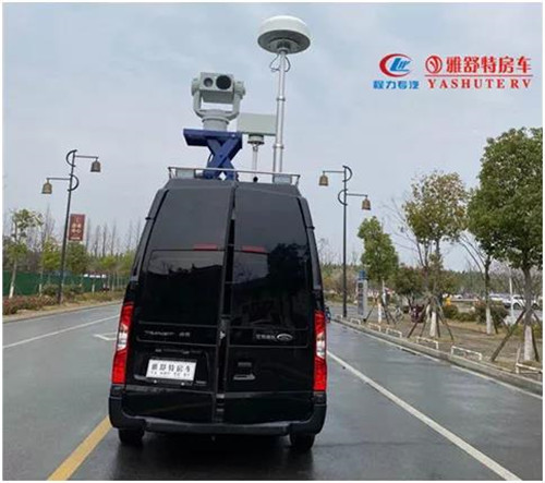 福特新世代通信指揮車正是利用先進的大功率廣播指揮系統、現代無線通信技術、計算機技術、圖像采集技術、無線圖像傳輸技術、強光照明技術等，實現單兵－指揮車－指揮中心的通信聯絡、指揮調度等功能，是公安、消防、武警及人防等部門針對大型混亂現場的群眾疏散、搶險救援的綜合移動平臺，是現代通信技術及其它高科技技術的綜合運用。