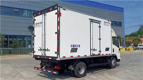 國六重汽豪沃小金牛4.2米冷藏車 國六重汽豪沃小金牛4.2米冷藏車